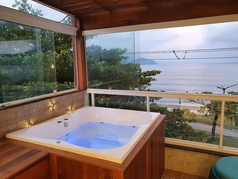 Apto 2 | Apto com jacuzzi na frente da praia